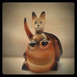 Vintage 1956 ceramic boxing kangaroo figurine